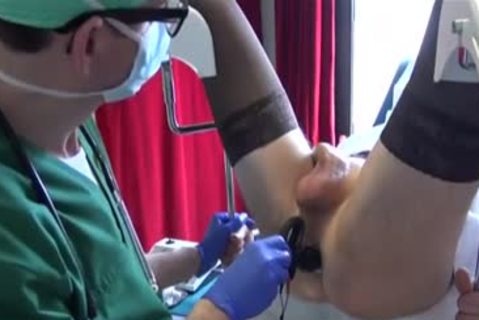 Cross dresser In Nylon receives A Close Shave