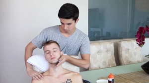 GayRoom: Shaved Calvin Cuffs playing with Mike Chambers