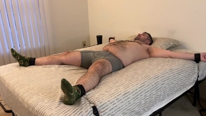TicklishChubs.com - Incredible Matt tickle